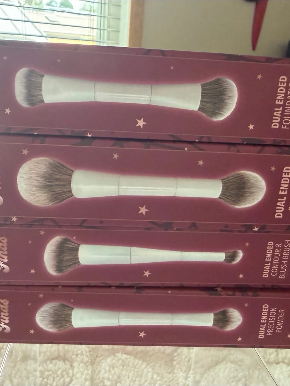 Dual-Ended Powder & Contour Makeup Brush - White